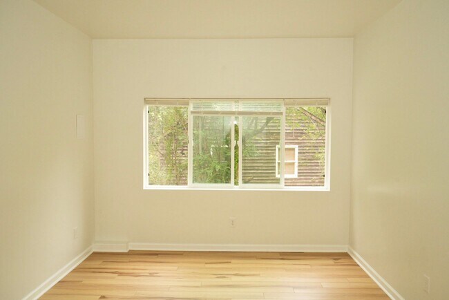 Foto del edificio - 4 Rockbrook Dr