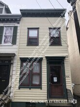 Building Photo - 428 S 5th St