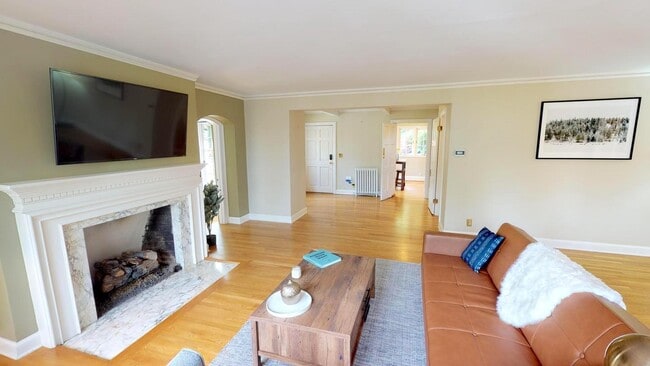 Photo - 2371 SW Montgomery Dr House