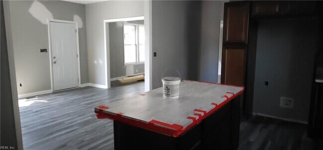 Foto del edificio - 2702 Marshall Ave