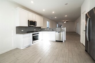 Building Photo - 8014 Chukka Dr