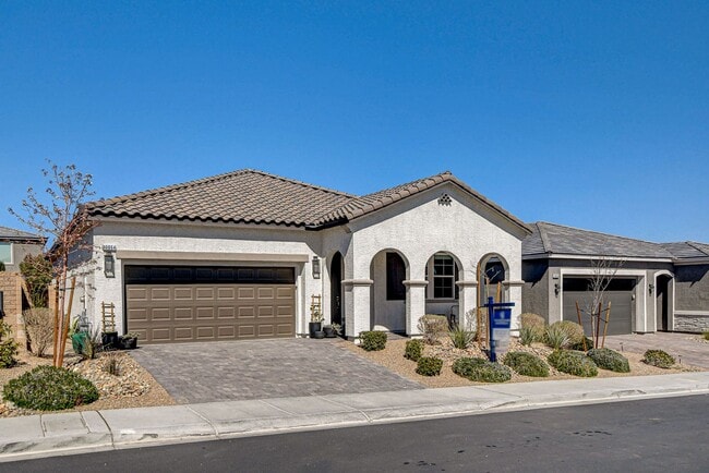 Building Photo - BEAUTIFUL 3 BED 2 BATH IN GATED MOUNTAINS ...