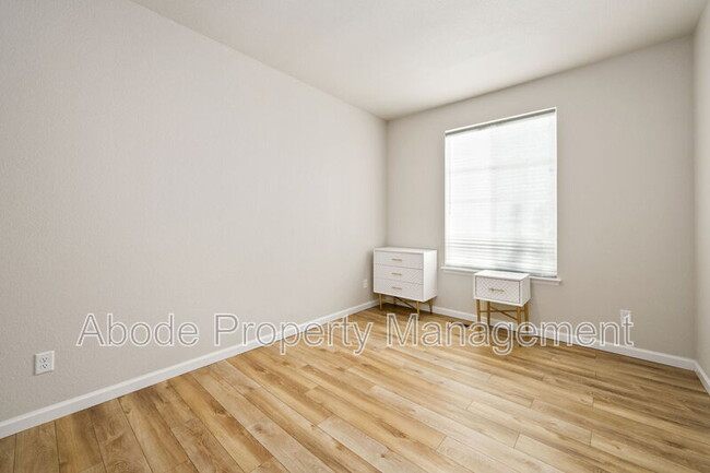 Foto del edificio - 1223 104th Ave