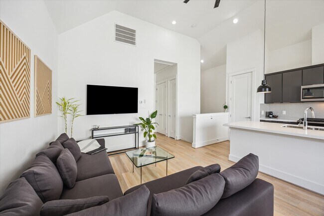 Foto del edificio - 1131 W 17th St