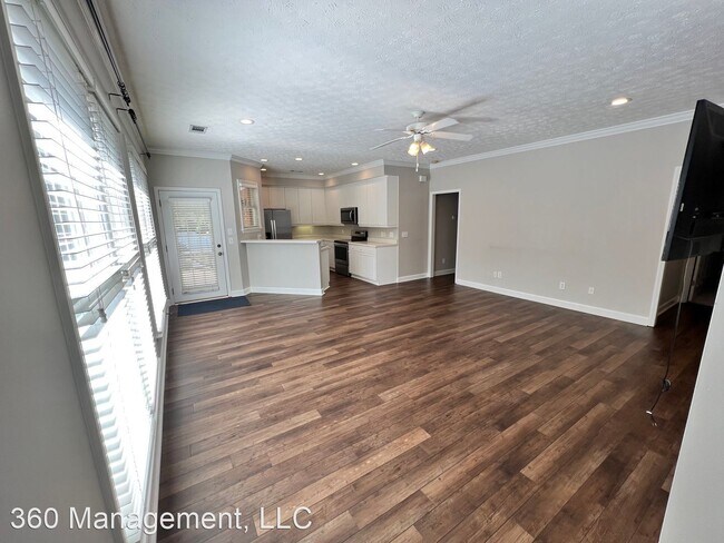 Building Photo - 3 br, 2 bath House - 2209 Clairmont Cir