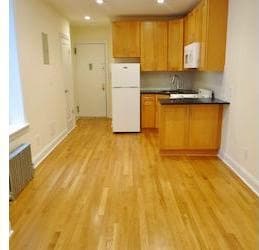Building Photo - 524 E 79th St