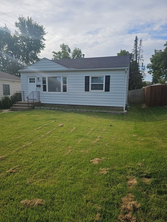 Building Photo - PICTURES COMING SOON! There is a $25 fee p...