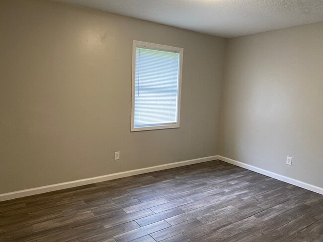 Building Photo - 20 Lennon Cv