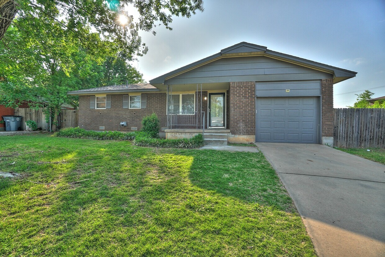 Foto principal - 6419 NW Euclid Ave