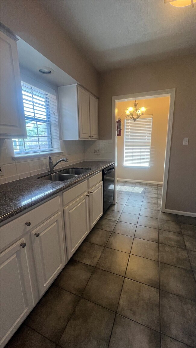 Foto del edificio - 4505 La Branch St