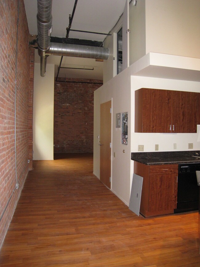 Building Photo - 6200 2nd Ave