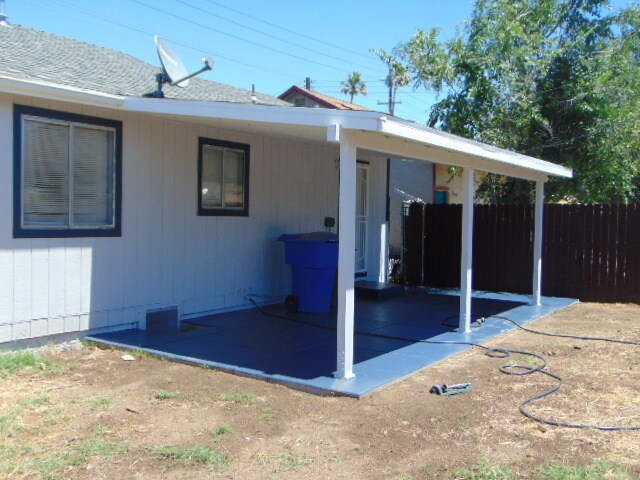 Building Photo - 1338 Nogales St