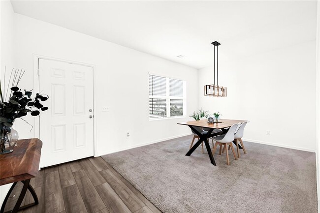 Building Photo - 1013 Lacebark Pne Ln