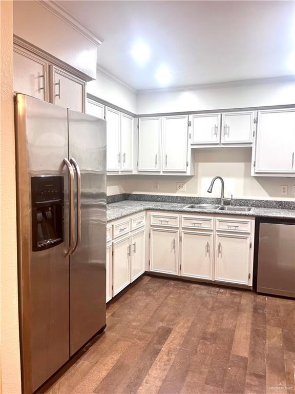 Foto del edificio - 705 Lago Ct