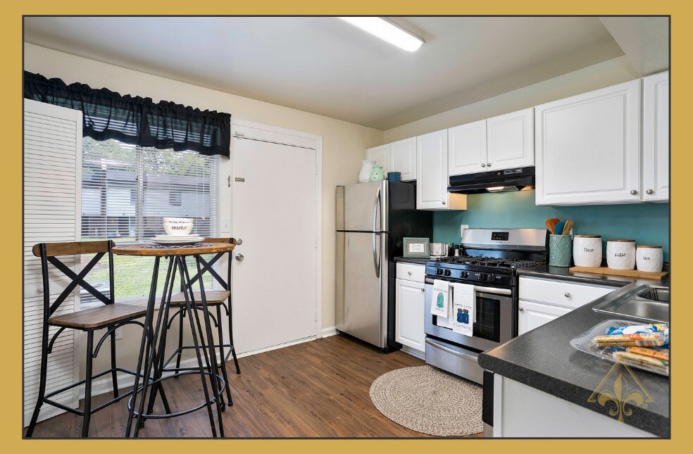 Brook Hill Townhouse Students Save Up to... Apartments in Raleigh