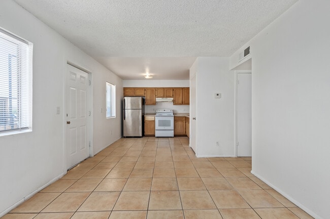 Foto del edificio - 1623 E Wood St