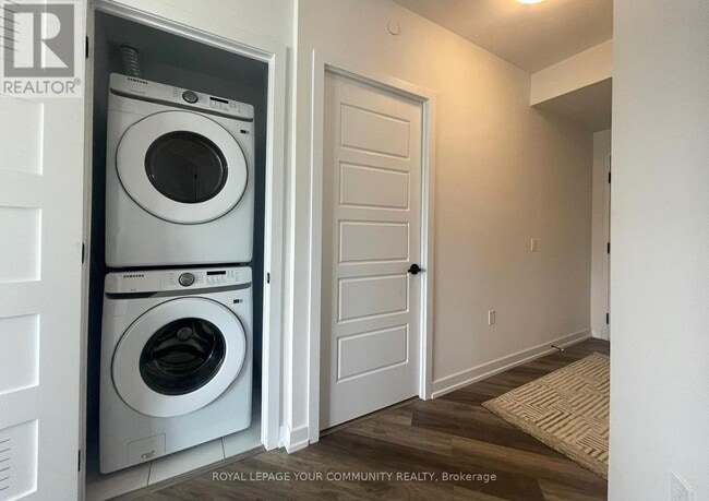 Building Photo - 415-415 Sea Ray Ave