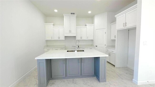 Building Photo - 1416 S New Jersey St