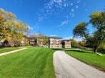 Primary Photo - 1075 E Victory Dr