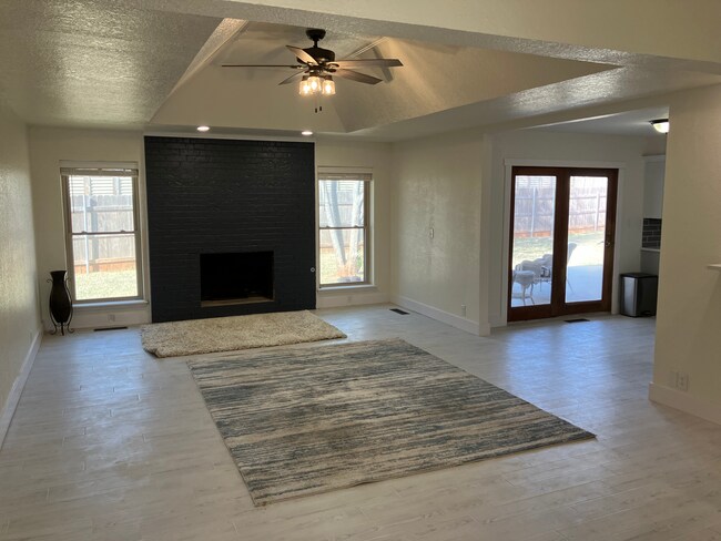 Sala de estar - 3221 Cove Hollow Ct