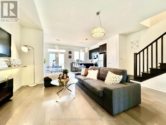 Building Photo - 1400 Kaniv St