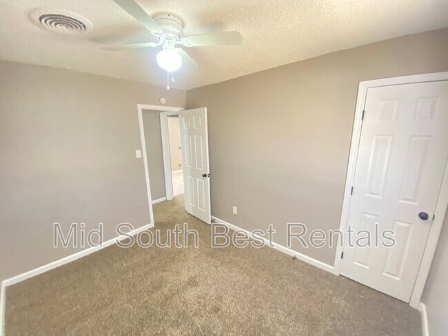 Foto del edificio - 2988 S Goodlett St