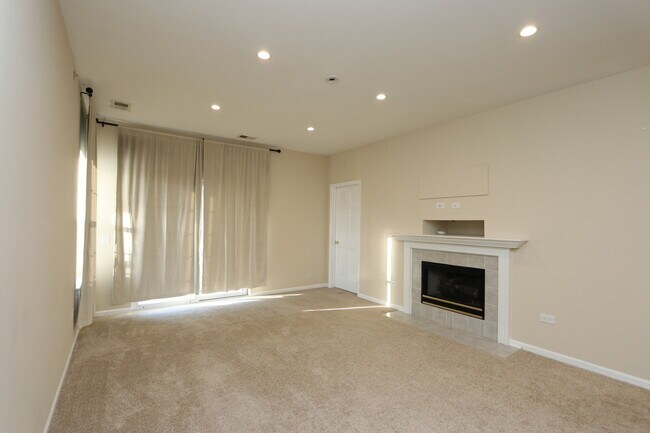 Foto del edificio - 3333 Stratford Ct