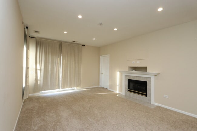 Building Photo - 3333 Stratford Ct