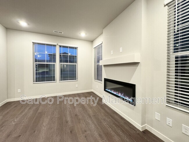 Building Photo - 7181 SE Benedict St