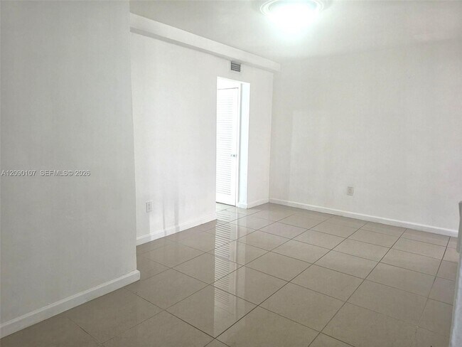 Building Photo - 84 NW 75th Ave
