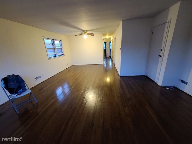 Foto principal - 207 Brookside Ave
