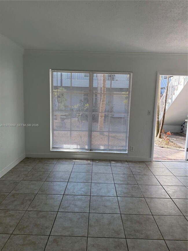 Foto del edificio - 105 NE 12th Ave