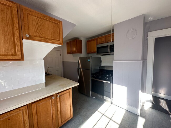 Building Photo - 1492 Dixwell Ave