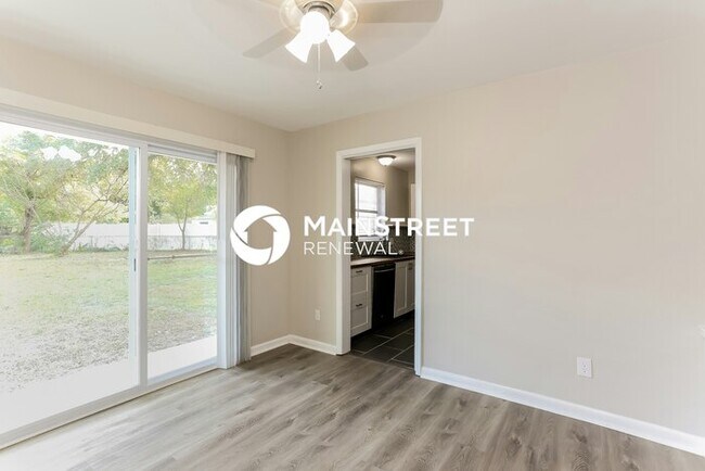 Foto del edificio - 3 Bedroom Pet-Friendly Home in jacksonville, FL with Main Street Renewal