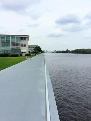 Building Photo - 740 Horizons W