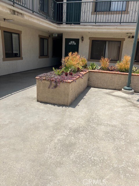Building Photo - 9053 Grand Cir
