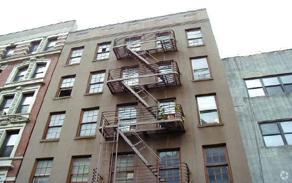 Building Photo - 8 W 105th St