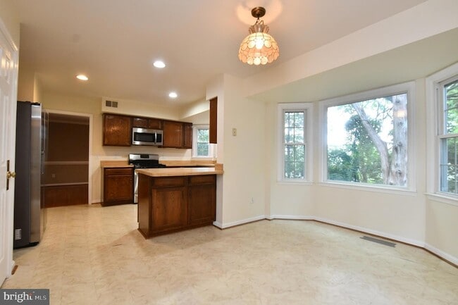 Building Photo - 350 Copperfield Ln