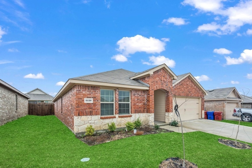 Primary Photo - 2120 Tulipwood Dr