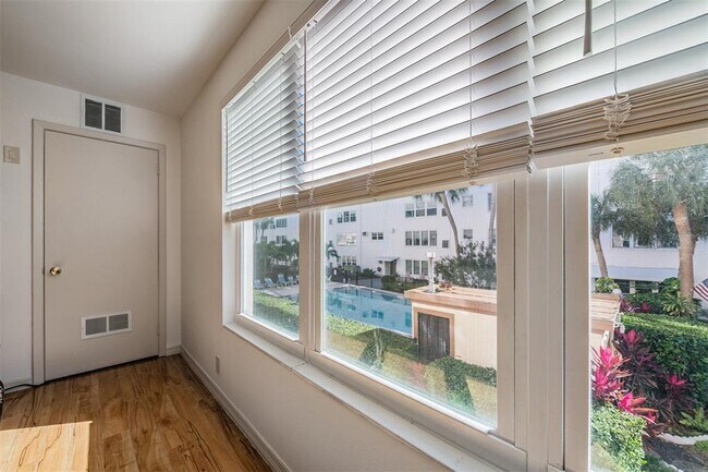 Foto del edificio - 5521 80th St N