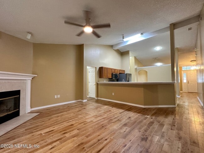 Building Photo - 1318 Yellow Jacket Ct