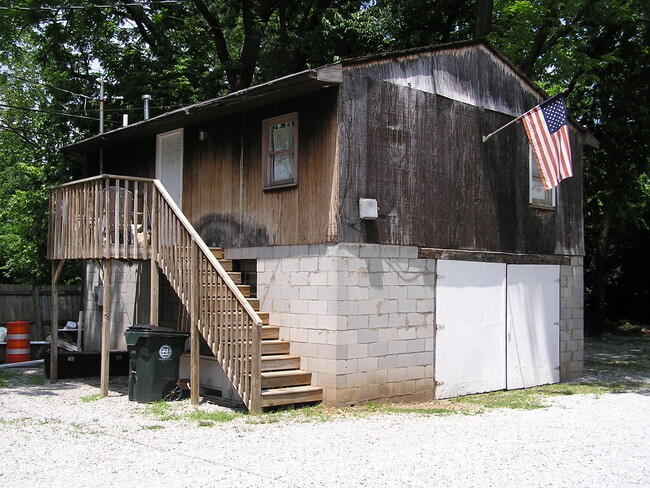 Building Photo - 419 Woodland Ave