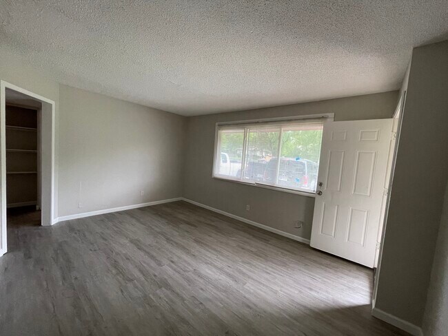 Living room - 1420 N 55th St