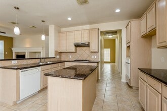 Building Photo - 5906 Saber River