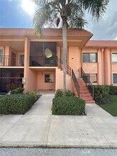 Building Photo - 227 Lakeview Dr