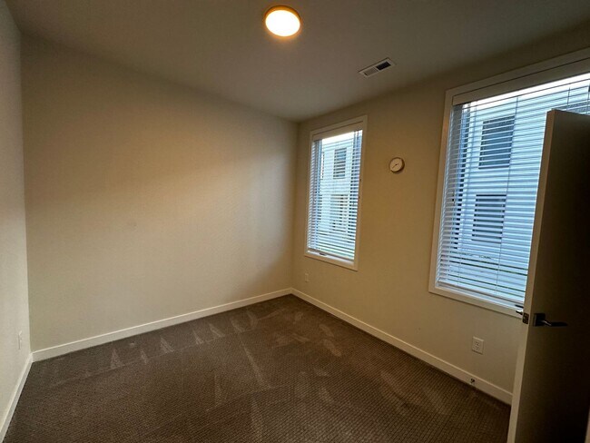Foto del edificio - 6642 SE 16th Ave