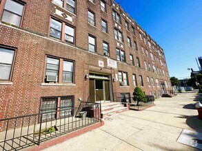 Building Photo - 117 Corbin Ave