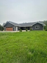 Building Photo - 687 Hazel Ave