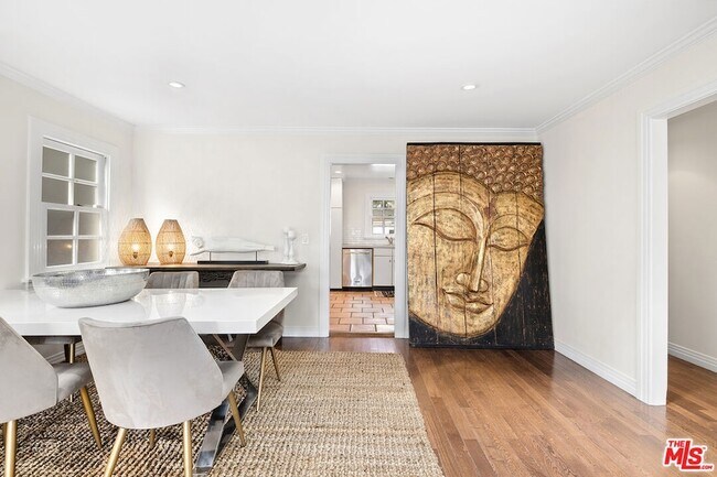 Foto del edificio - 639 Westbourne Dr