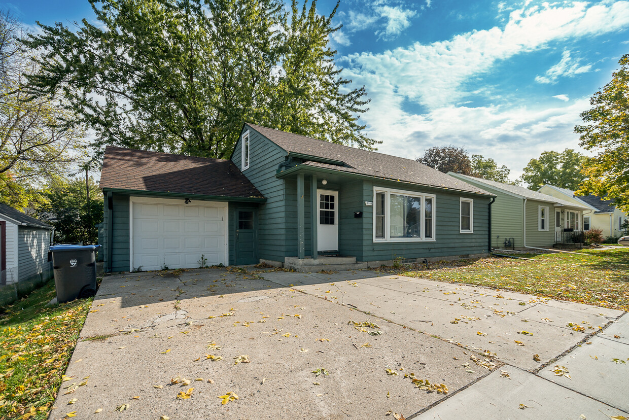 Primary Photo - 1109 Highland Ave